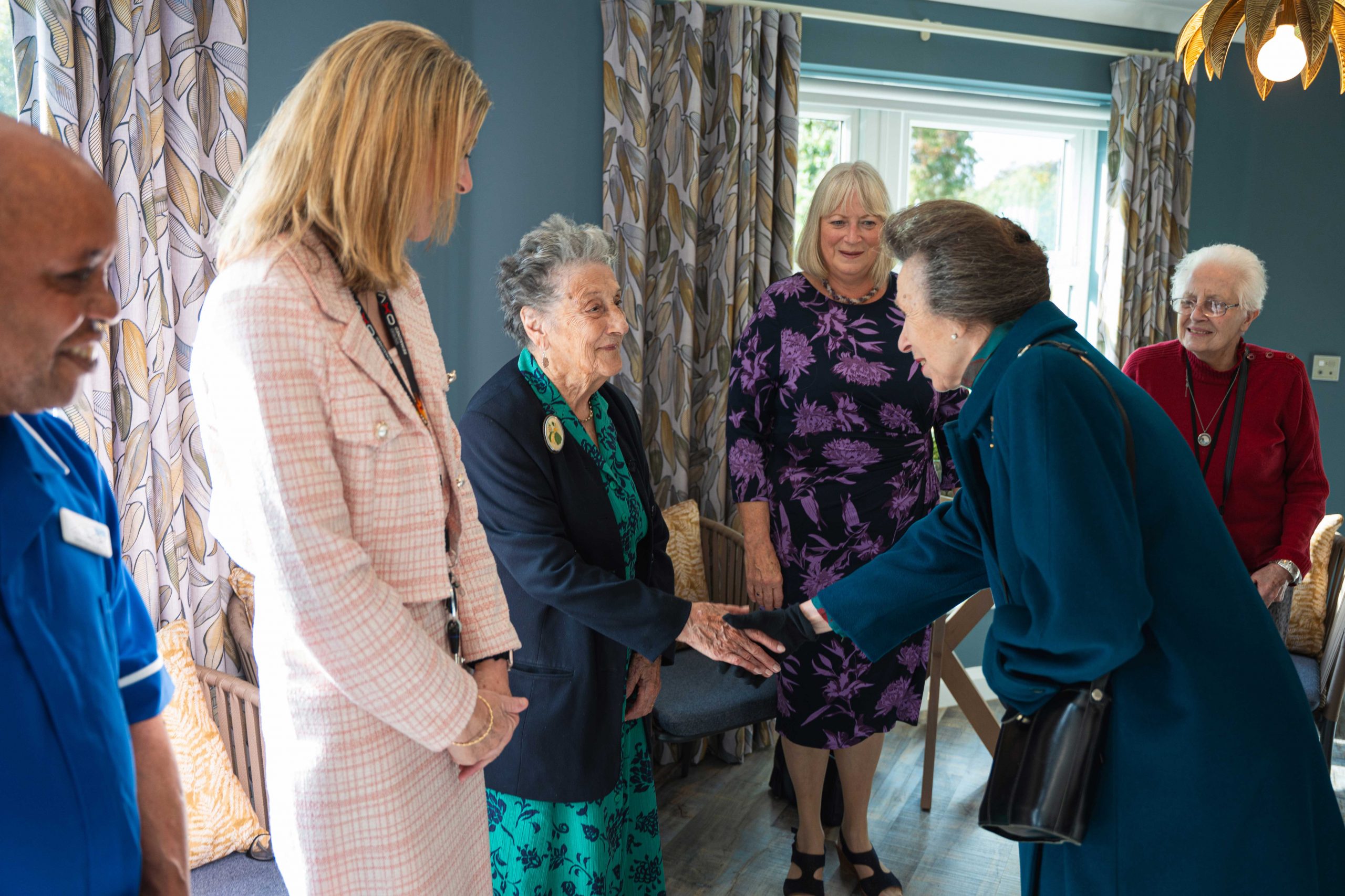 HRH-The-Princess-Royal-meeting-Mrs-Mary-Parsons